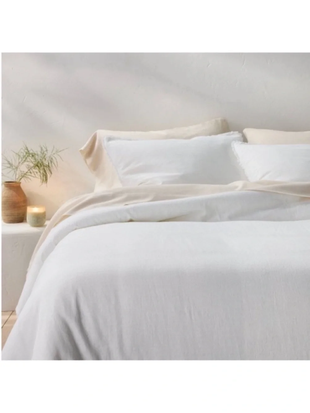 NWT King/ California King Heavyweight Linen Blend Comforter and Sham Set White